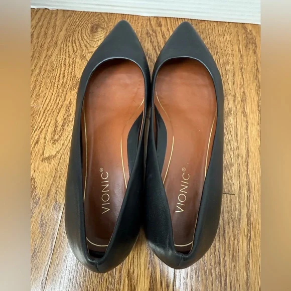 Vionic Black Leather Flats - Picture 8 of 13